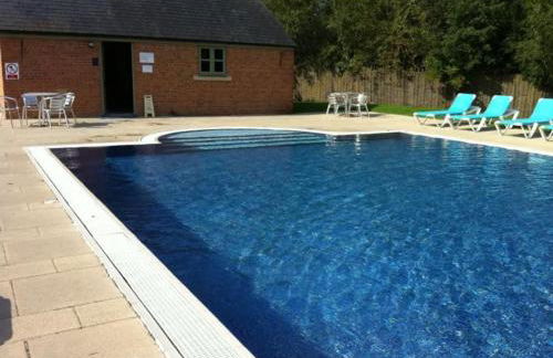 Castleford Cottage , Lowermill Estate - Photo 1