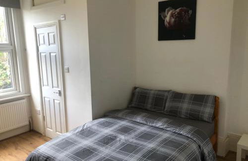 London DM x Weekly Monthly x Deals - Foto 14