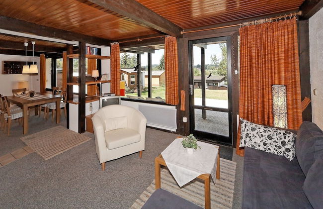 Detached Chalet with Terrace near Swimming Lake - Foto 5