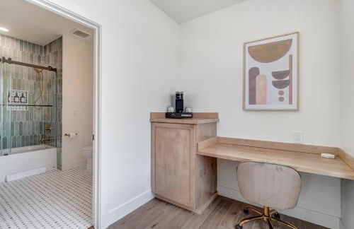 Whitewater Villa - 5BR Luxury Retreat with Hot Tub - Foto 40