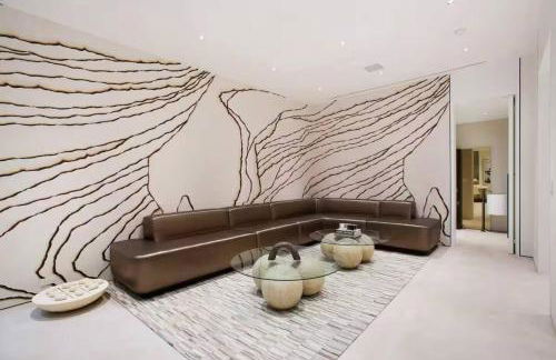 Ultra-Luxurious BH Estate with Pool, Theatre, Views - Foto 69