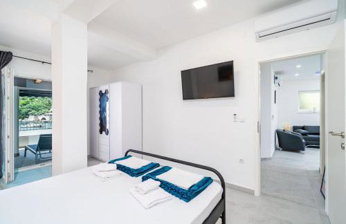 Hidden Gem Apartment - Photo 19