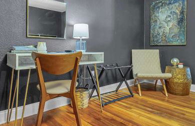 New-The Mod Poppy Large home 10 minutes from it all - Photo 30