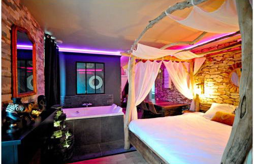 Duplex Safari jusqu'à 4 personnes, Spa XXL, day use, 5 min centre ville, cinéma, cascade et lit sous les arbres - Foto 7