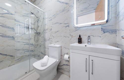 Ground Floor Flat I Sleeps 8 I With Parking - Photo 21