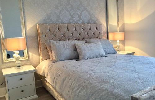 RIVER CLYDE VIEWS - PRIVATE & SPACIOUS APARTMENT - Photo 4