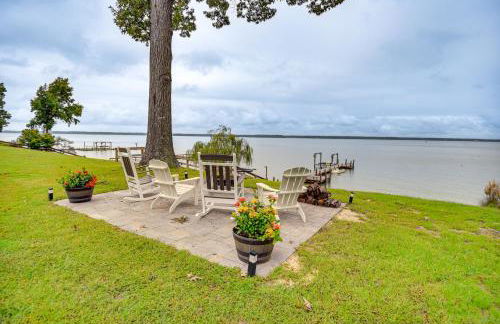 Waterfront Gloucester Cottage with Private Boat Dock - Foto 34