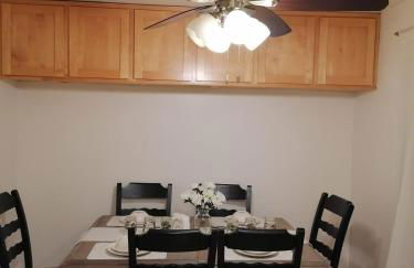 Beautiful home with your own entrance in Sandy - Foto 13