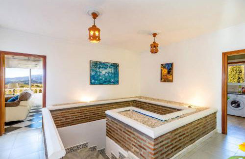 Villa Alqueria by Villa Plus - Photo 24