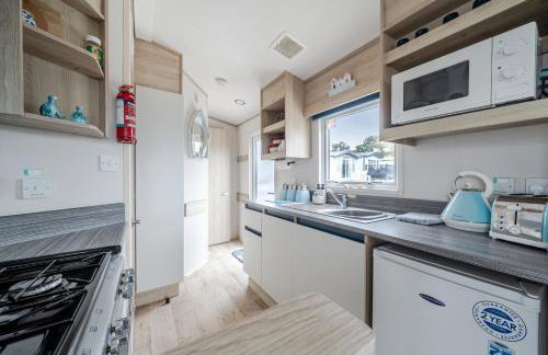 Cabin - Sleeps 4 - Pets Ok - Balcony - Parking - Foto 23