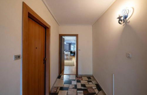 Stylish 2BR with Balcony, Northern Suburbs - Foto 13