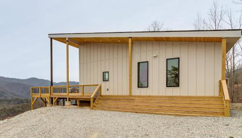 Mtn-View Hidden Falls Cabin with Hot Tub and Deck - Foto 5