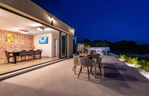 Villa Matea - heated pool, peace, view - Photo 14