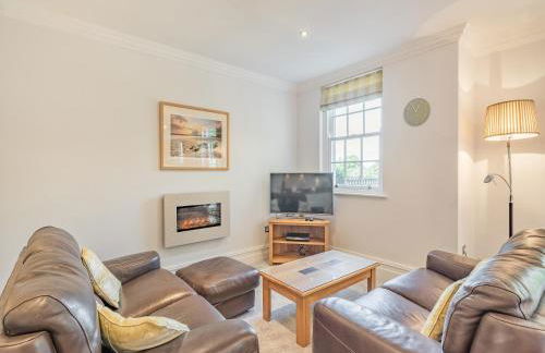 Apartment 14, Hazelwood Hall - Photo 2