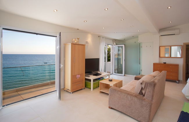 Infinity Beach House - Photo 21