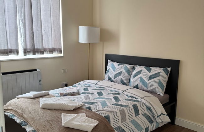 2 Bed Flat - Sleeps 4 - Parking - Wifi - Foto 4