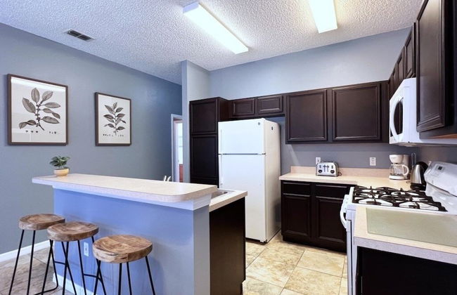 Lovely 4 Bed 3 Bath Pool Home With Spa-5330cvl 4 Bedroom Home by RedAwning - Foto 9