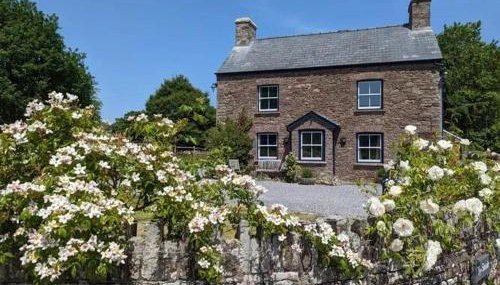 16th Century House, Castle Views, Mountain Views, Hot Tub, Firepit, Stunning Interiors - Foto 1