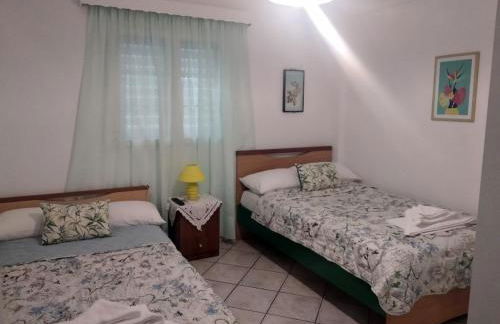 Elafonisos: Two storey house on the sea front - Foto 34