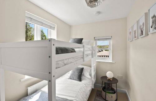 Radiant Retreat Ideal for LegoLand, Windsor, & LHR - Foto 29