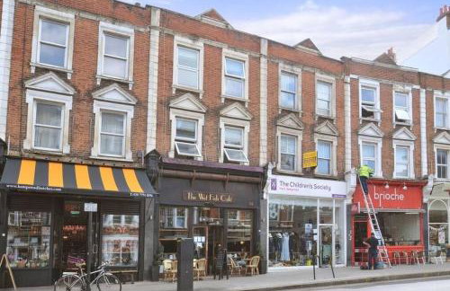 Perfect studio 5 minutes to tube- Basement - Foto 13