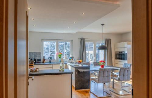 Lüftenblick - 2 Ferienwohnungen am Starnberger See, mit Terrasse oder Balkon, Weitblick, Sauna, Kamin, E-Ladestation - Foto 42