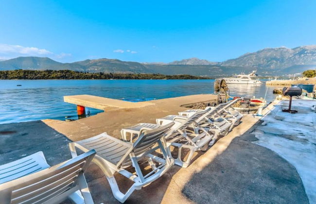 Beachfront Escape Steps From the Crystal-clear Sea - Photo 18