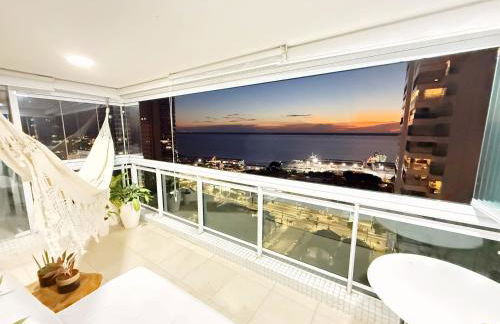 Apto estiloso com vista para baía - Foto 2