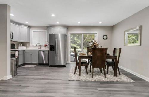 Cozy Cumberland ATL Home w Hot Tub - Foto 19