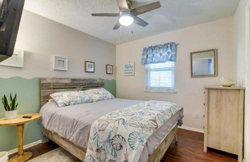 Less Than half Mi to Beach! Hot Tub Haven in Galveston - Foto 15