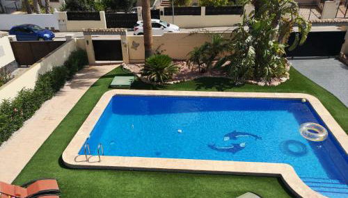 Serene mountain views Spacious garden and sole use of the 10x5m pool - Foto 2