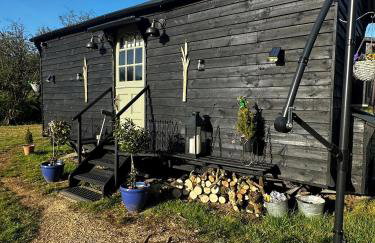 Mountbatten Shepherds hut & Buckhurst Shepherds hut - Foto 1