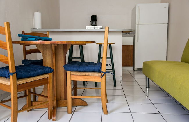 Numero Uno Beach Apartments - Photo 42