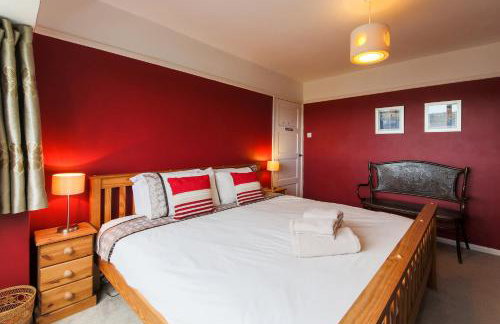 5 Bedroom House with Sea Views - Photo 29