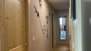Gorgeous 2 bedroom, 2 full bath, ski in apartment! Winner of 2025 and 2024 Traveller Award! - Foto 3