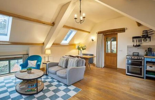 Host Stay Llewenau Draw Barn - Photo 12