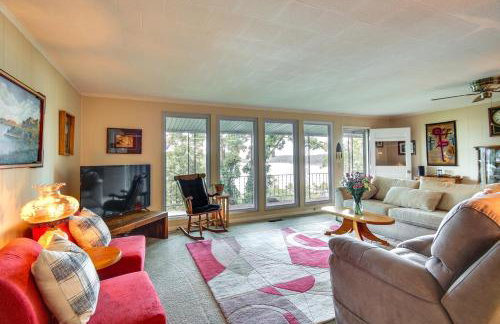 Lakefront Canadian Gem Fire Pit, Decks and Grills - Foto 4