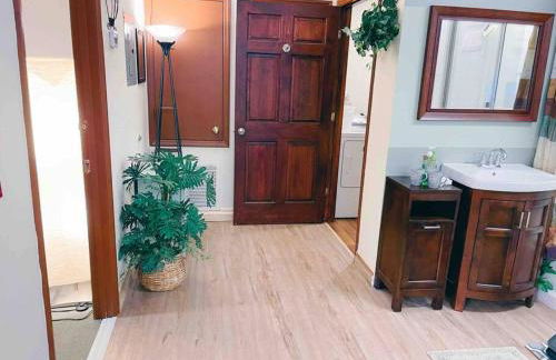 Walkable Uptown area, King Suite, Quiet and Private - Foto 19