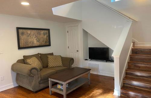 Spacious renovated 4br downtown home w firepit sleeps 8+ - Photo 7