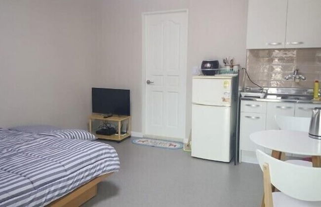 Small House Wood - Photo 8