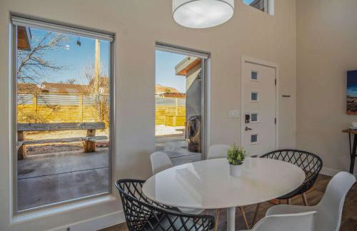 Timber & Tin H 2Bed 2Bath w Pool & Rooftop Deck - Foto 26