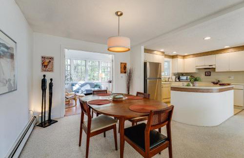 1 Mi to Maine Street! MCM-Style Home in Brunswick - Foto 9