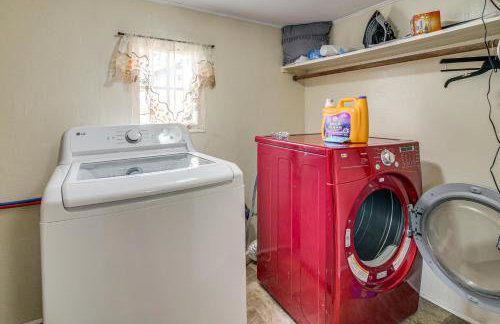 Walk to Mingus Park Quaint Escape with Private Yard - Foto 18