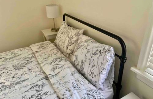 Cozy Neutral Farmhouse, Coffee provided, Relaxation optional - Foto 15