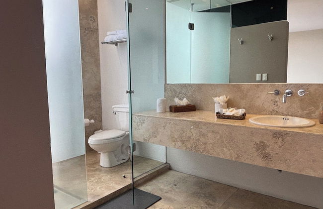 Lombardo Suites - Photo 24