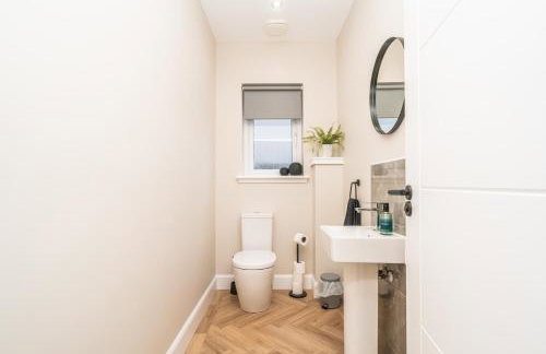 Spacious Family Home with Garden Free Parking - Pass the Keys - Foto 17