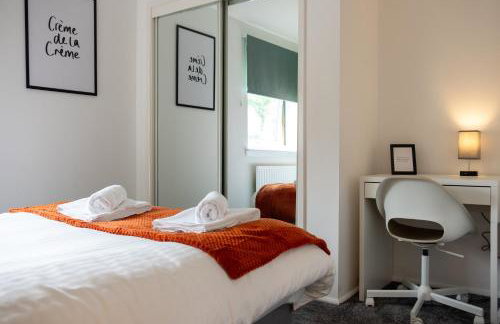 Stylish 2-Bedroom Apartment in Motherwell I Netflix, Pet Friendly & Train Access - Foto 7