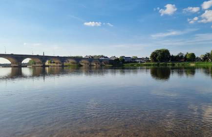 Maison avec jardin proche des bords de Loire - Photo 3