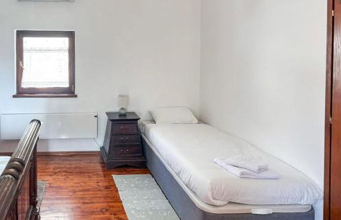 2 Bedroom Awesome Home In Buzet - Photo 15