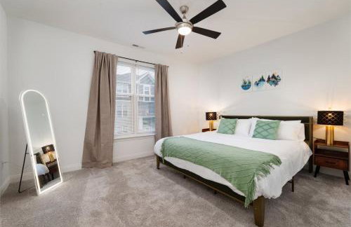 Sunrise Glow Spacious 2BR 2BA 2 King Beds Gym WFH - Foto 23